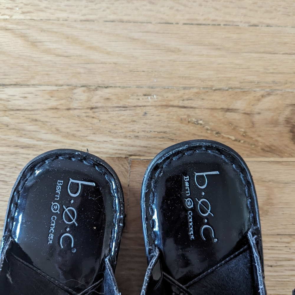 Born Clogs - Picture 3 of 3